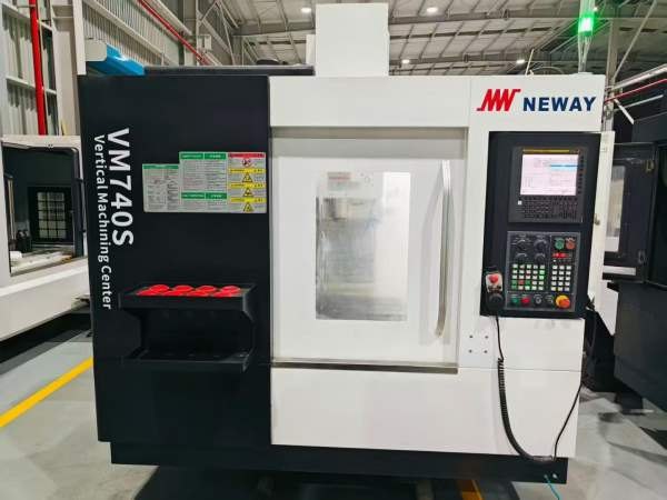 同款四台精品苏州一线品牌纽威740加工中心，2021年，.