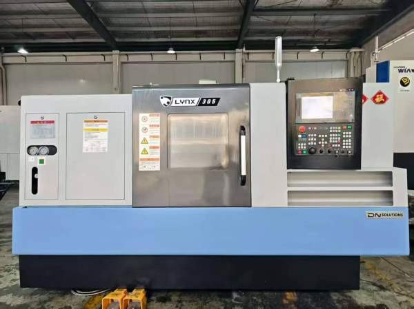 刚刚拿下一台9.9成新2025年斗山迪恩LYNX305数控车床、.