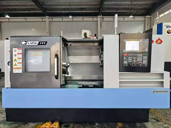 刚刚拿下一台9.9成新2025年斗山迪恩LYNX305数控车床、.