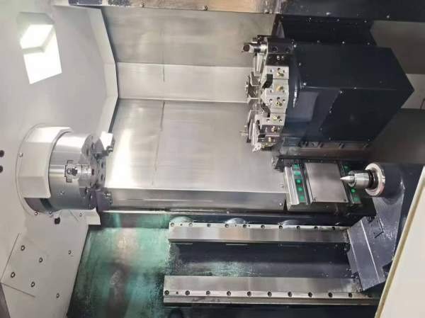 刚刚拿下一台9.9成新2025年斗山迪恩LYNX305数控车床、.