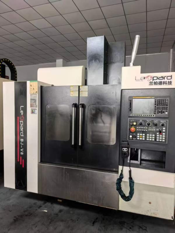 同款两台江苏兰帕德850立加三轴滚柱导轨.发那科0i-MFp.