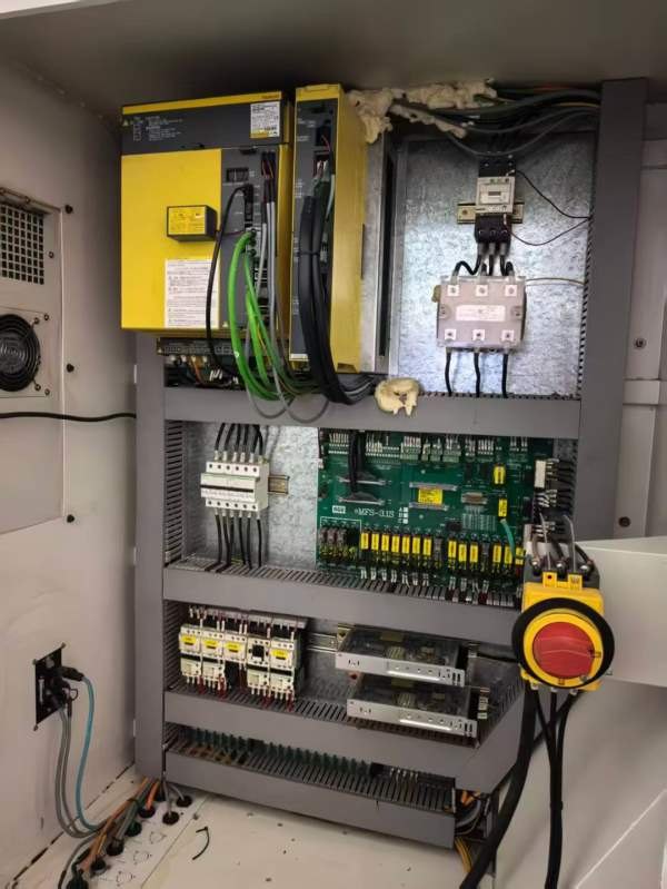 同款两台江苏兰帕德850立加三轴滚柱导轨.发那科0i-MFp.