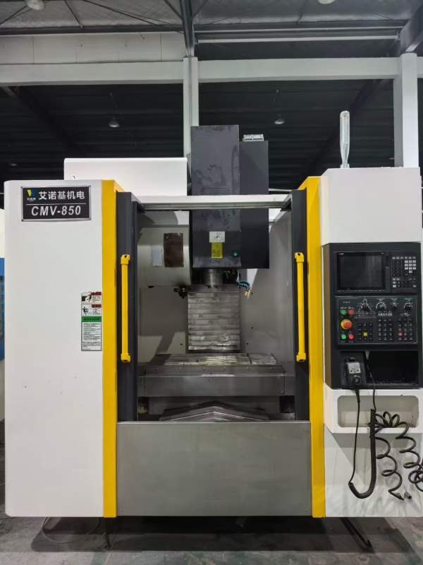 同款两艾台诺基850工加中心三滚轴住线轨，主轴带油冷.