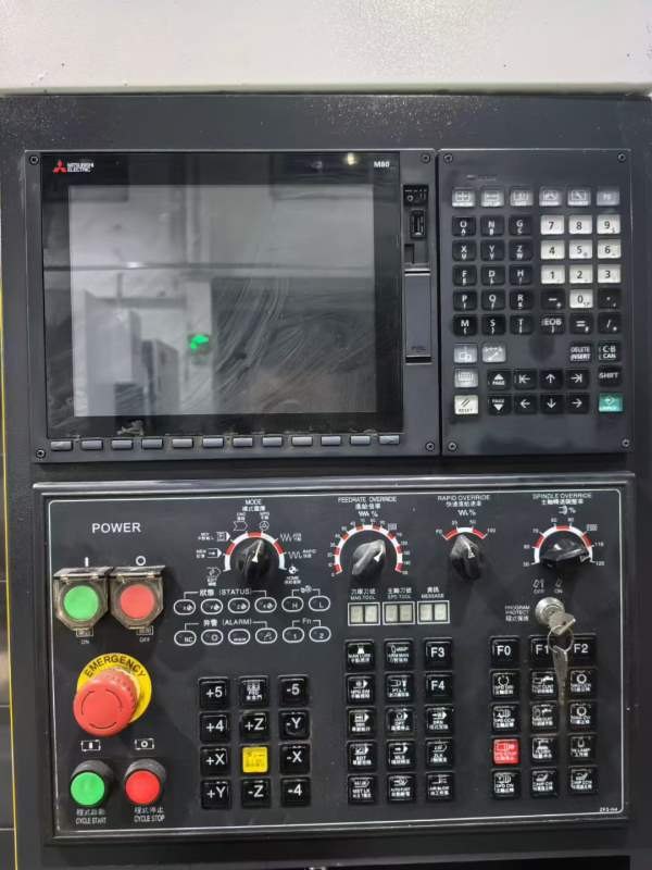 同款两艾台诺基850工加中心三滚轴住线轨，主轴带油冷.