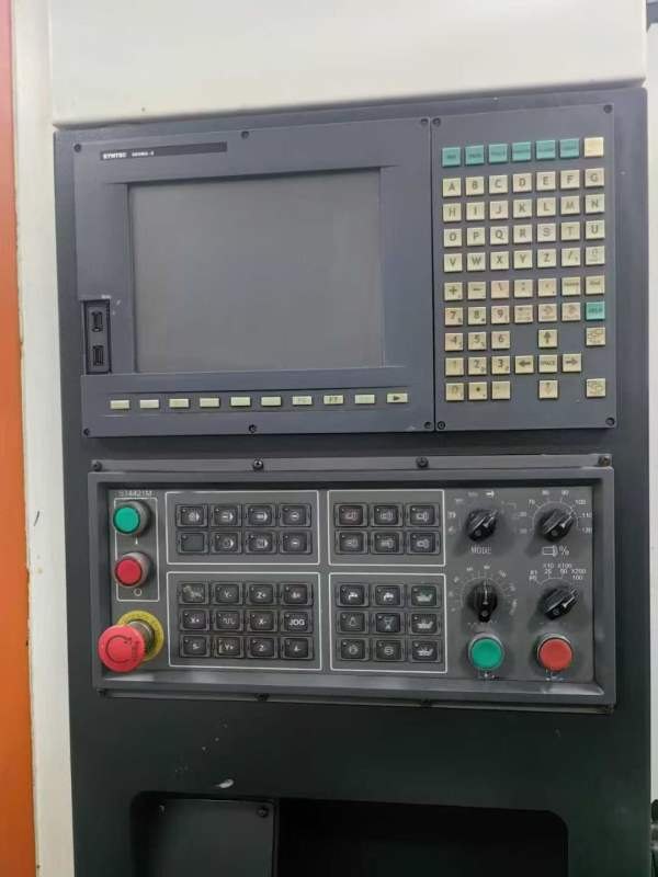 上海永硕1160立式加工中心三轴滚柱导轨.台湾新代200MA.