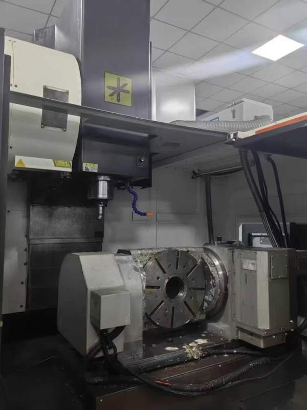 上海永硕1160立式加工中心三轴滚柱导轨.台湾新代200MA.