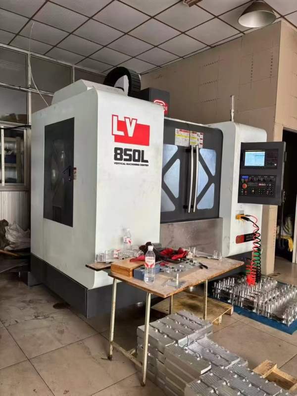 在位出售国祥850加工中心 发那科MFPLUS系统 三轴PMI35.