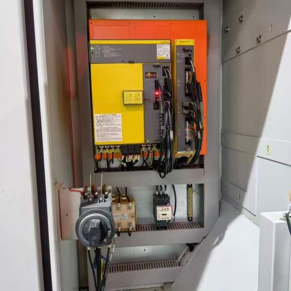 大金TE855B加工中心 发那科MFplus系统 bt40主轴，转速.