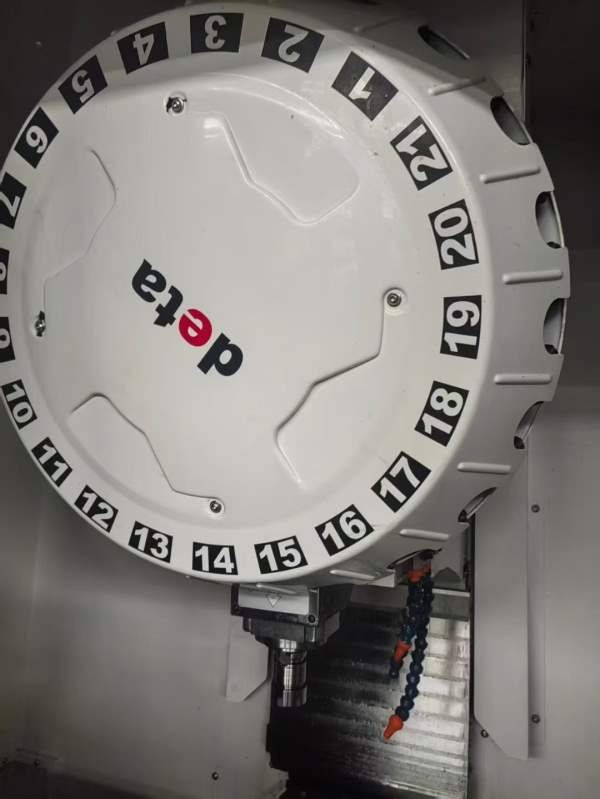 扬森700钻攻中心2025年的打样机 发那科MF plus系统BT .