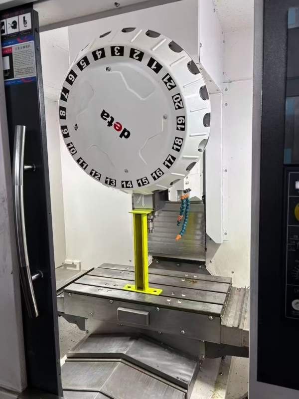 扬森700钻攻中心2025年的打样机 发那科MF plus系统BT .