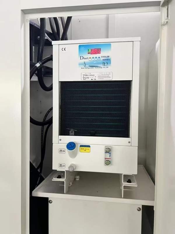 同款3台1160加工中心，三菱M80系统，三轴线轨，BT40主.