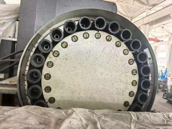 新定精智1580加工中心，三硬，机械臂，发那科高配系统.