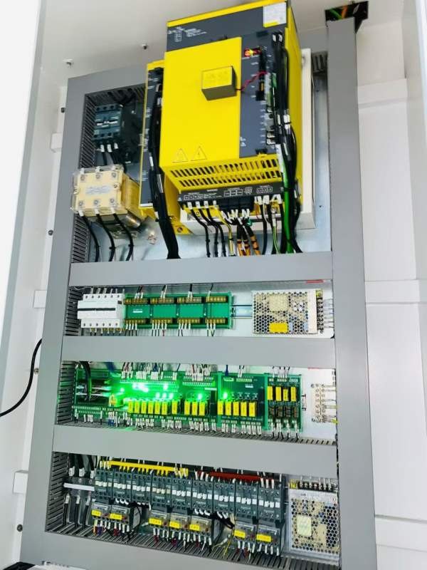 买下一台1370（中心出水）加工中心、三轴45滚柱线轨、.