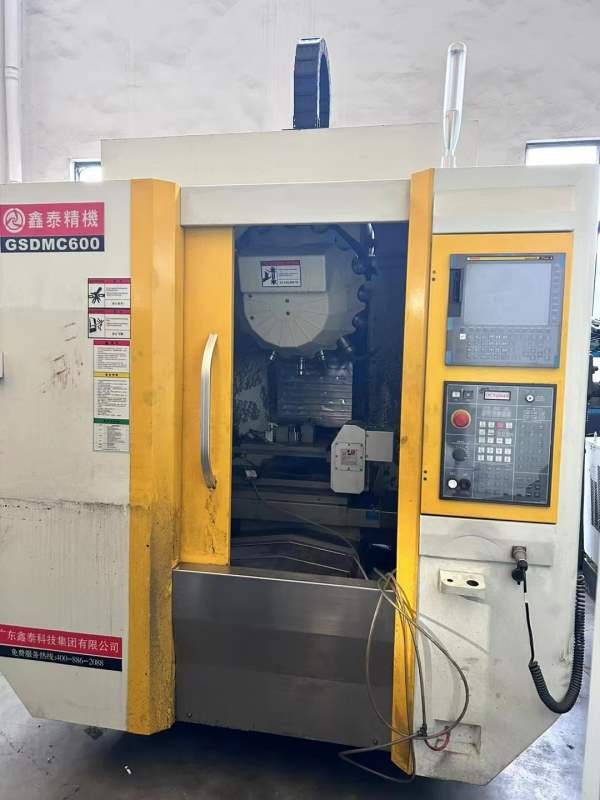 拿下广东鑫泰600钻功、发那科plus系统、BT30主轴带油.