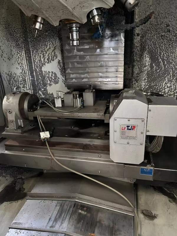 拿下广东鑫泰600钻功、发那科plus系统、BT30主轴带油.