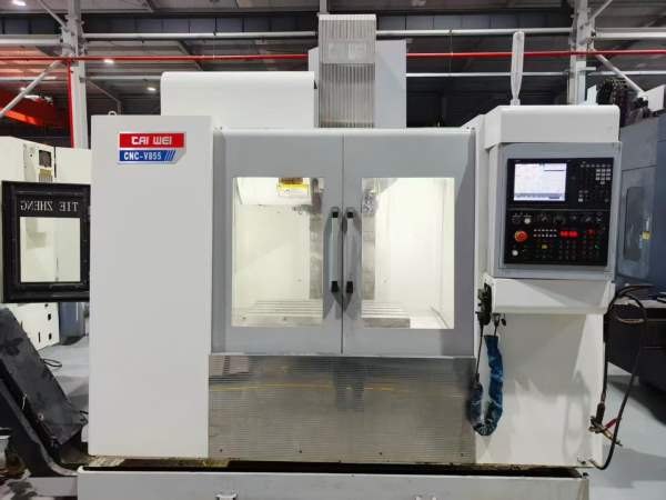 2022年台伟855加工中心，三菱M80系统，BT40主轴皮带80.