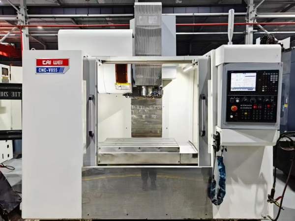 2022年台伟855加工中心，三菱M80系统，BT40主轴皮带80.