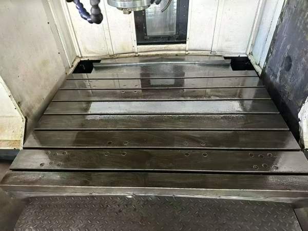 2016年华群2212龙门加工中心，工作台，两线一硬导轨，.