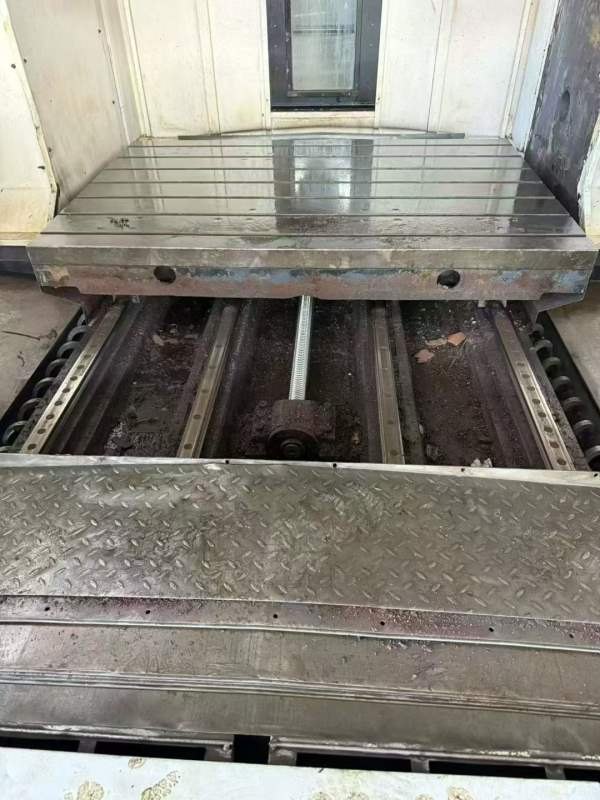 2016年华群2212龙门加工中心，工作台，两线一硬导轨，.