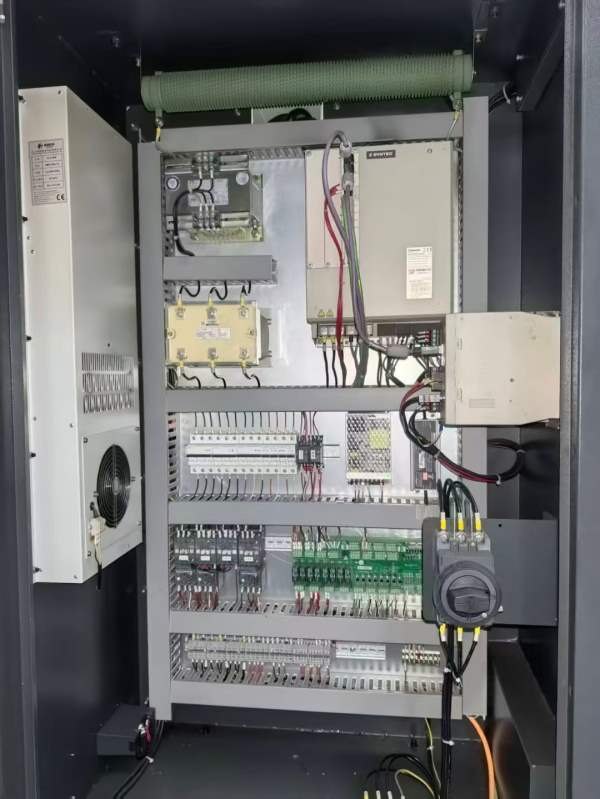 价格不贵刚刚到货苏州韦而达850加工中心同款两台，安.