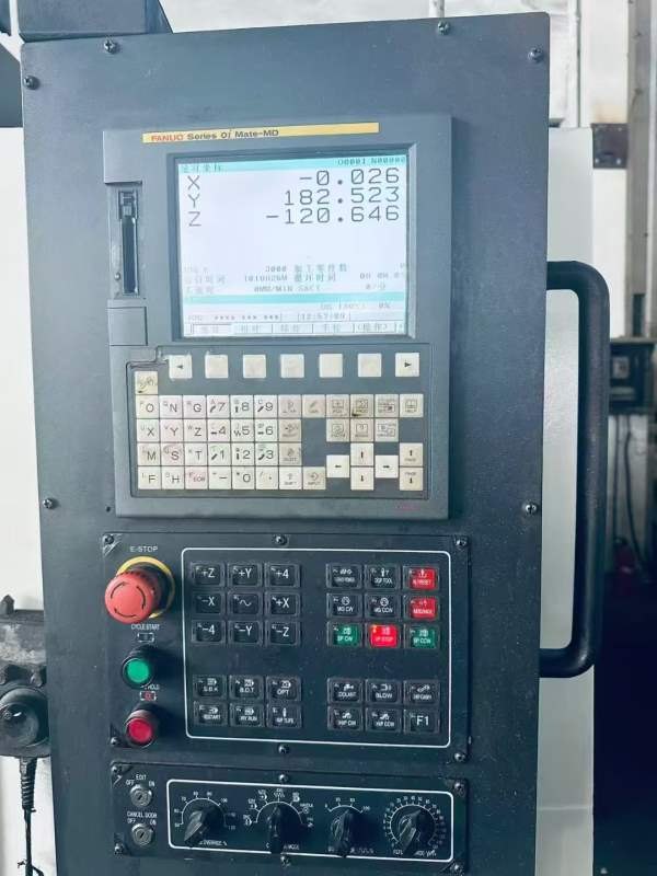 新买一台850立加三軸硬轨，BT40主轴齿轮头法纳克系统.