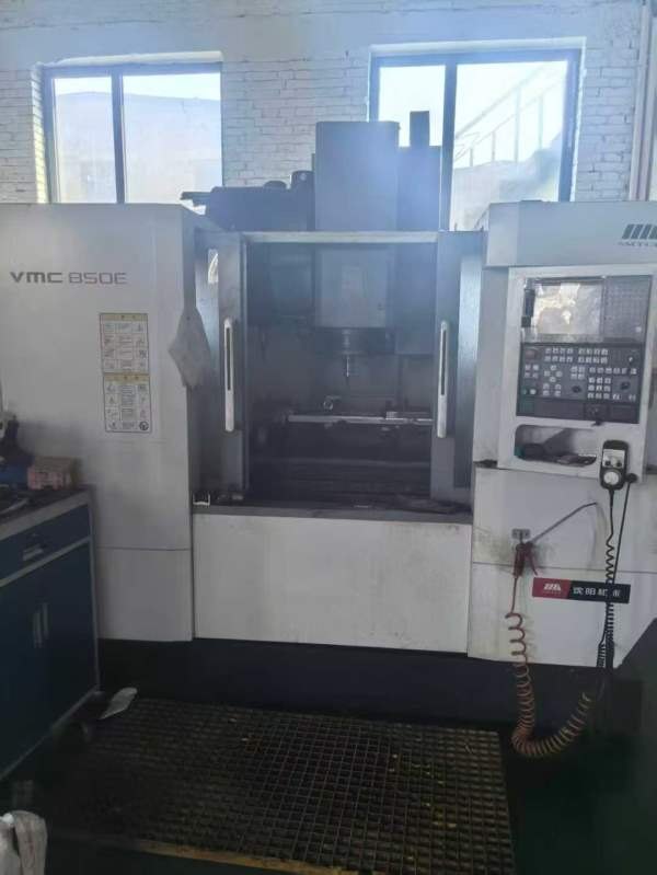 刚刚买下山西整场机器沈阳850加工中心，带210液压四轴.