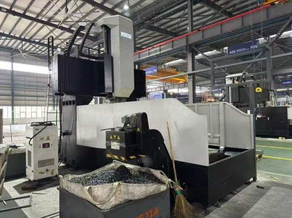 同款两台大金2315龙门工作台1.2米2.3米，门宽1.5米，.