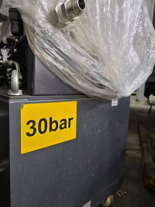 韩国斗山800卧式双工位加工中心