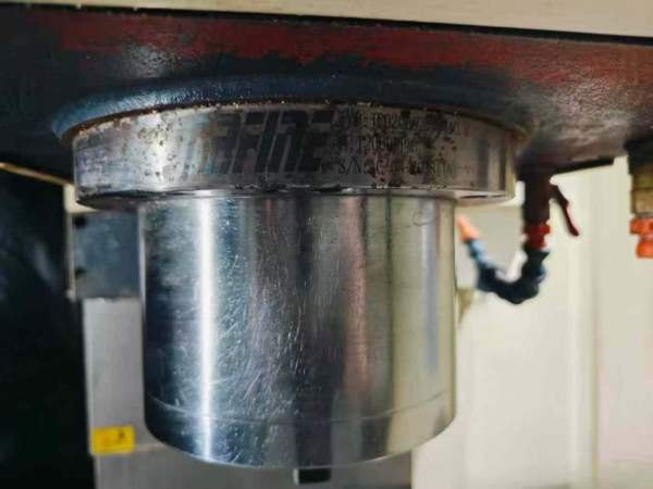 乔峰1160加工中心三菱M80系统，BBT40主轴直连12000转.