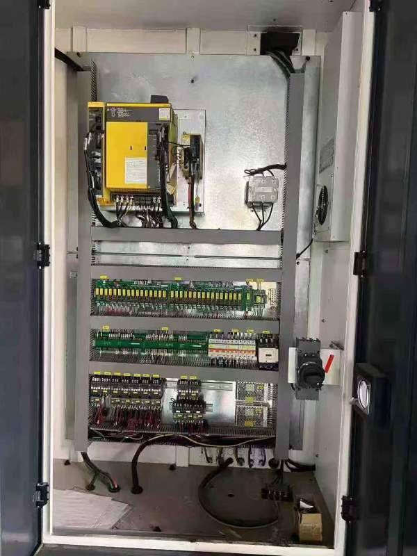 刚刚买下山西整场机器新浙卧加630发那科MF系统工作台.