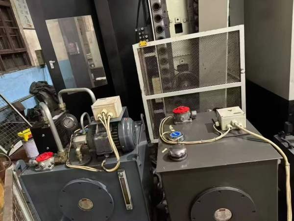 2台昆机kiMiB-2数控卧式铣镗床加工中心，法那科MD系统.