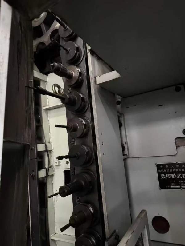 2台昆机kiMiB-2数控卧式铣镗床加工中心，法那科MD系统.