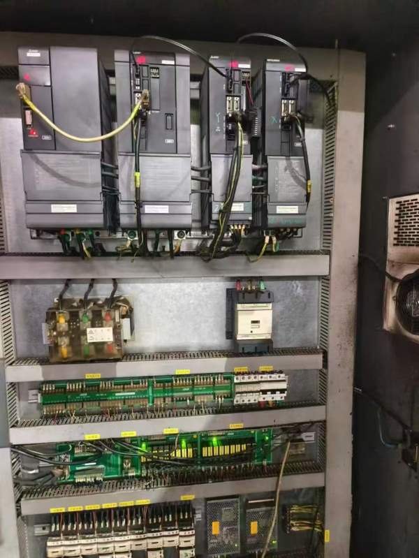 青岛重型龙门加工中心2418，工作台2/1.8，门宽2.2米，.