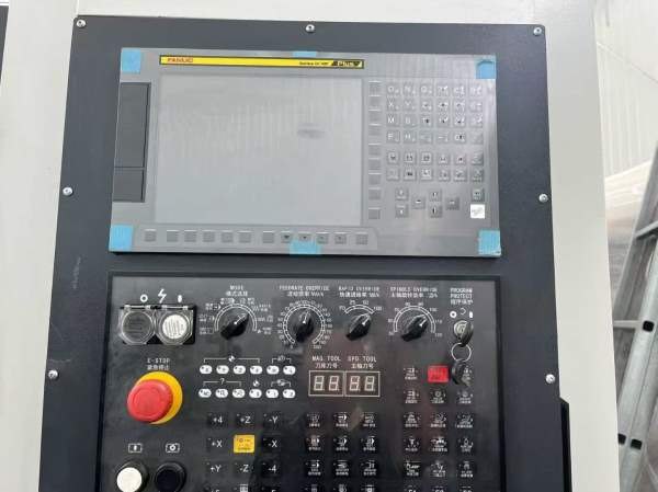准新1160BT50主轴，三轴线轨，带油冷机，链排，主轴30.