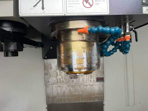 准新1160BT50主轴，三轴线轨，带油冷机，链排，主轴30.