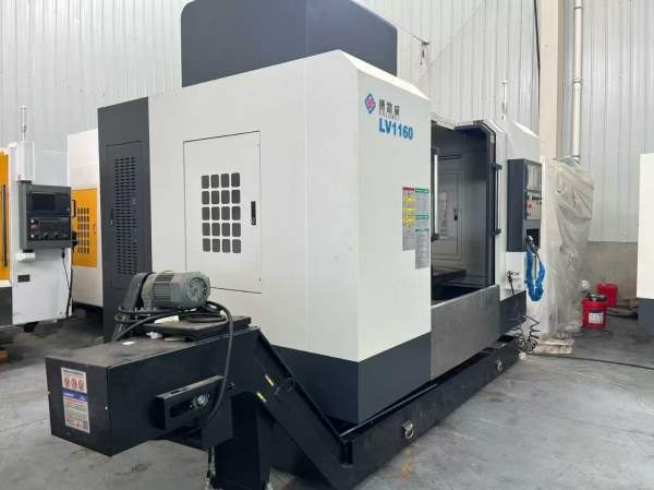 准新1160BT50主轴，三轴线轨，带油冷机，链排，主轴30.