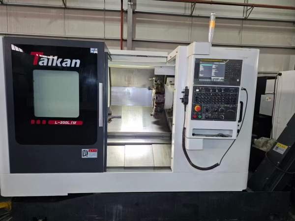 台群车铣复合，基本全新，8寸卡盘，缪级精度