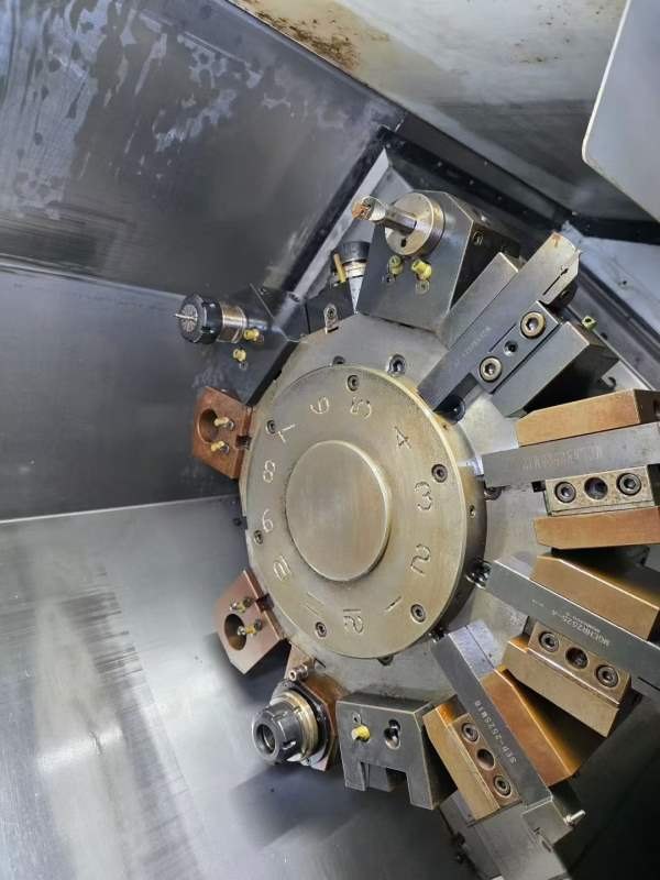 台群车铣复合，基本全新，8寸卡盘，缪级精度