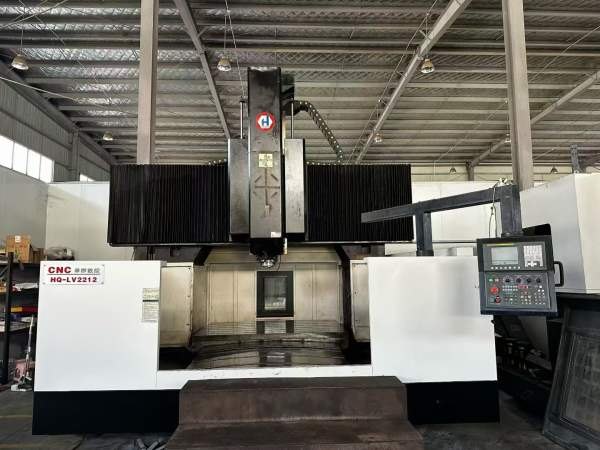 华群2212龙加门工中心，发那科MF系统，两一线硬，Y轴.