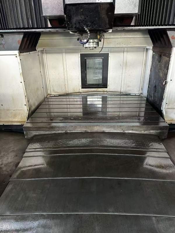 华群2212龙加门工中心，发那科MF系统，两一线硬，Y轴.