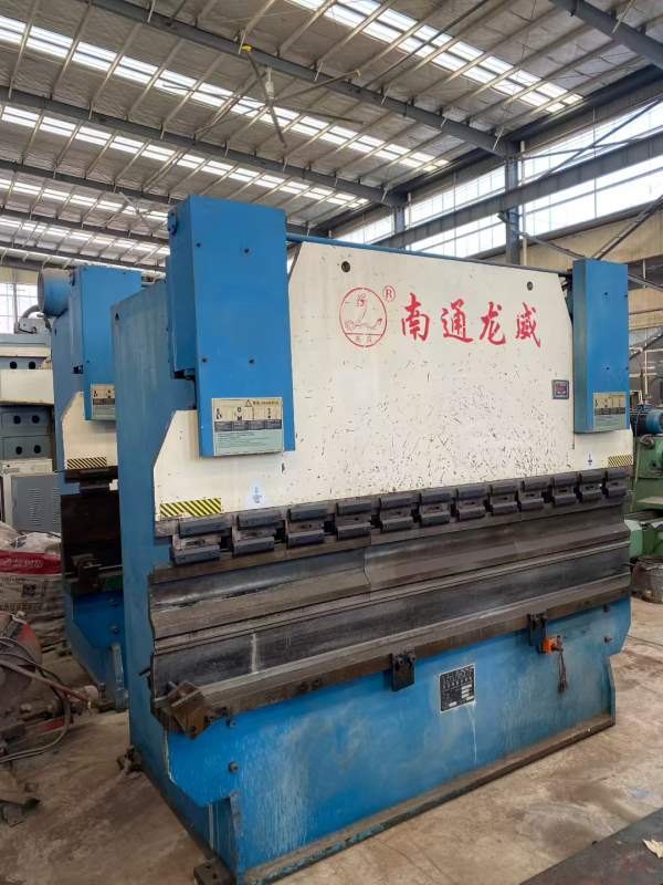 中捷3140万向摇臂钻，南通液压折弯机，豫西机床厂汽车.