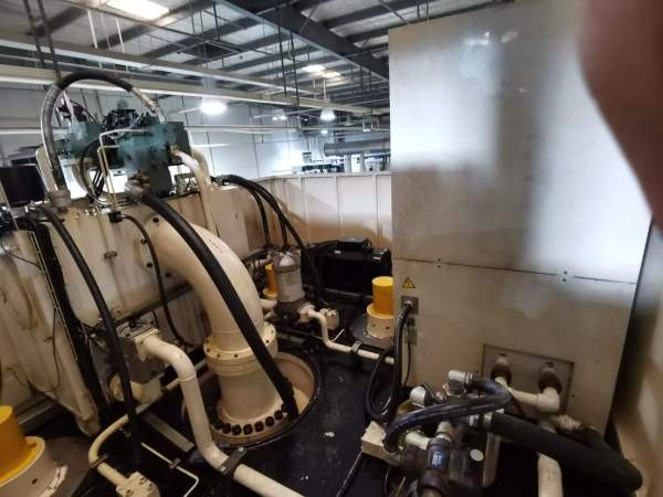 800T数控伺服液压机，快下500mm， 工作台，开口750mm.