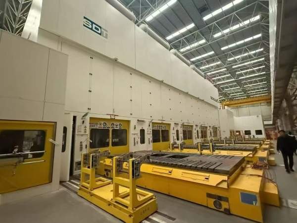 中标：广汽菲亚特整厂设备，物资，1发动机生产线，2冲.