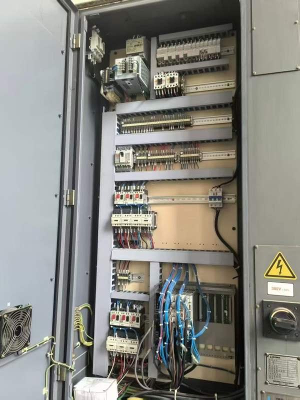 日本大畏100R立式车铣复合原装进口，带铣的功能，年限.