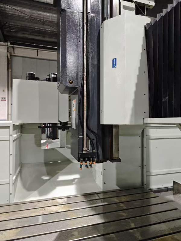 同款2台台湾亚威NVP-3015龙门工加中心，发那科MF系统.