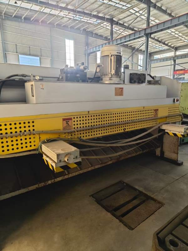 处理一台爱克数控剪板机，加工范围6.35/3050