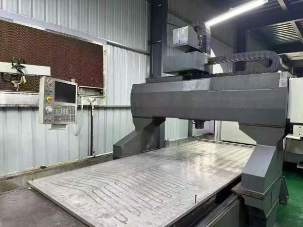 哈斯GR510X轴行程:3073mmY轴行程:1549mmZ轴行程:279mm.