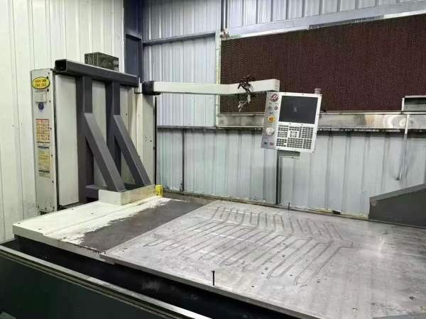 哈斯GR510X轴行程:3073mmY轴行程:1549mmZ轴行程:279mm.