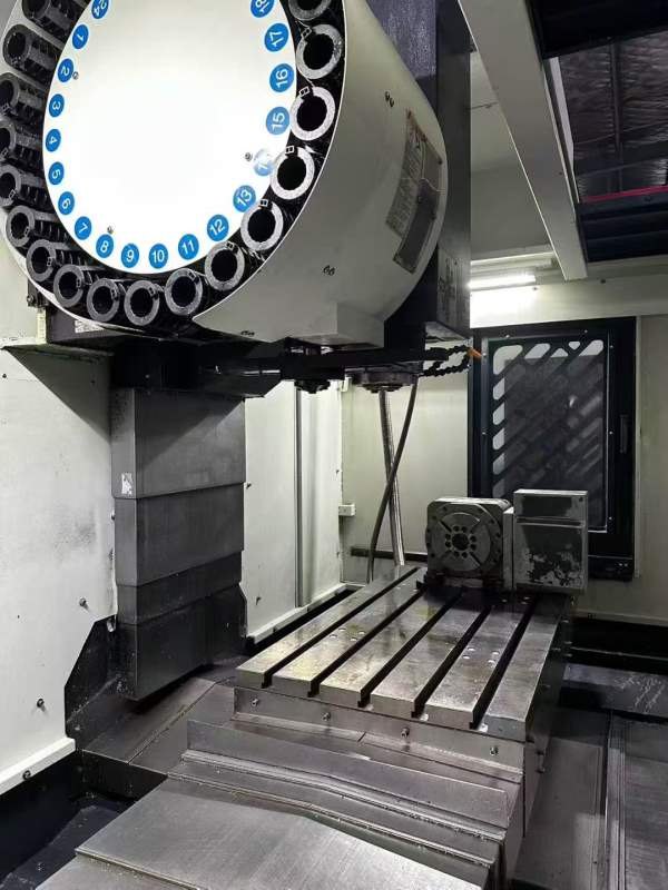 同款两台2023年台信855加工中心，新机谬级精度，工作.