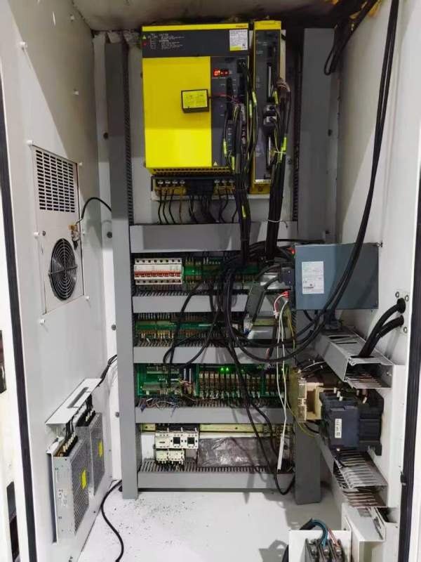 铁正855加工中心2017年 发那科OI-MF系统三轴线轨台湾.